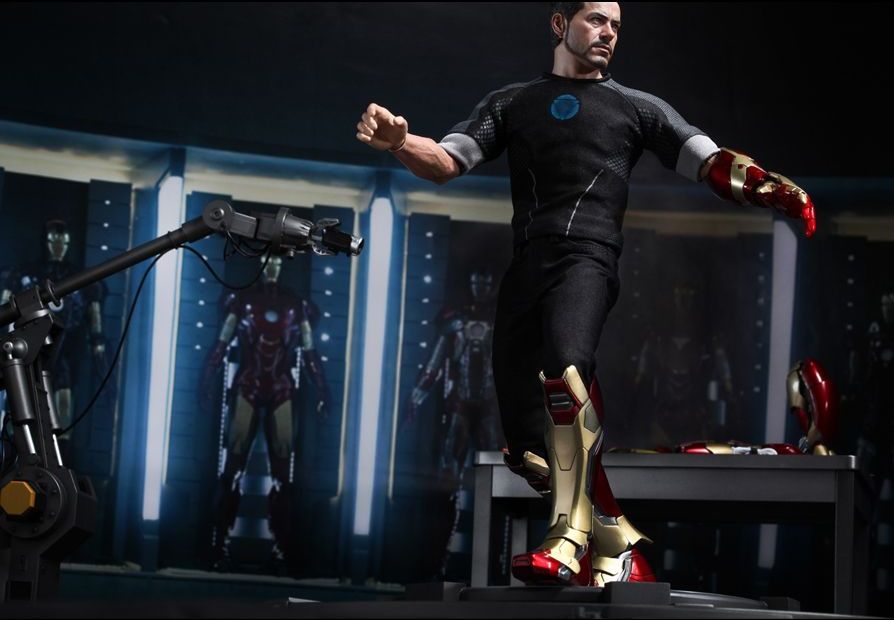 Hot Toys Iron Man 3 Tony Stark 1/6th scale limited edition